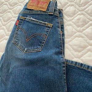 Low rise Levi’s size 27